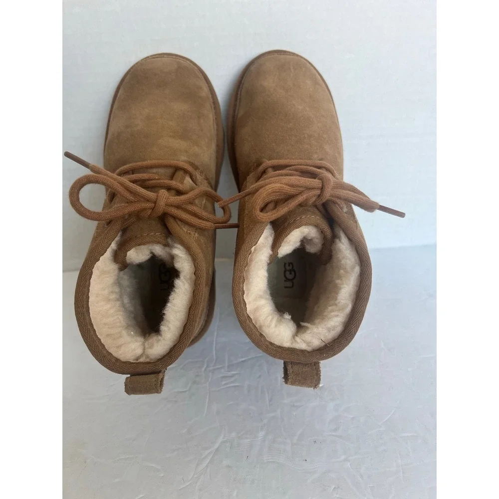 NWOT UGGS Neumel lI Suede Kids Brown Cream High Top Lace Up Chukka Bootie Boot 3